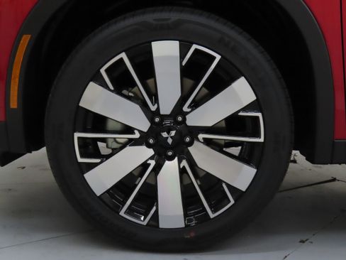 New 2025 Mitsubishi Outlander SE image 26