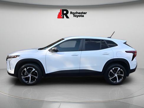 Used 2025 Chevrolet Trax RS FWD image 4