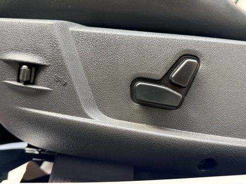 Used 2006 Dodge Charger SRT8 w/ SRT Option Group III RWD image 19