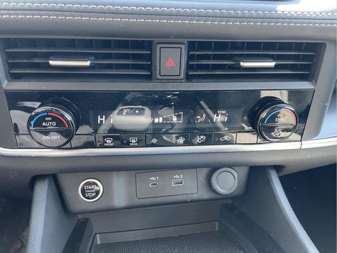 Used 2023 Nissan Rogue SV AWD/4WD image 27