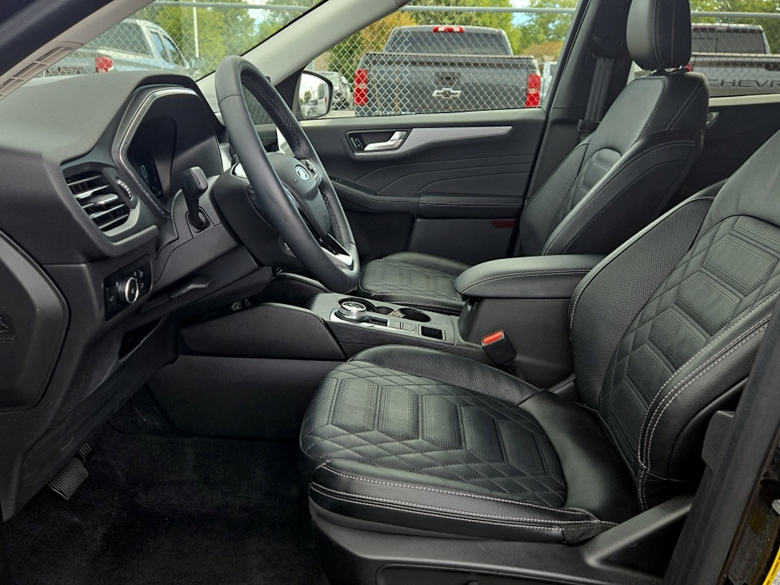 Used 2023 Ford Escape Platinum w/ Premium Technology Package AWD/4WD image 11