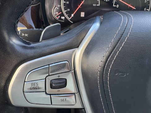 Used 2017 BMW 740i image 9