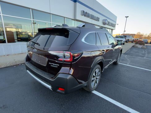 Used 2025 Subaru Outback Touring image 3
