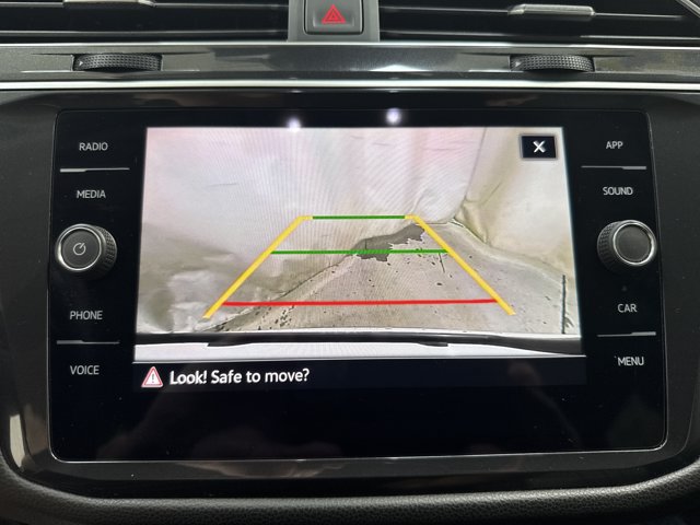 Used 2024 Volkswagen Tiguan SE AWD/4WD image 17