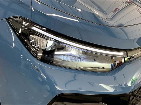 New 2026 Volkswagen Tiguan SE R-Line image 32