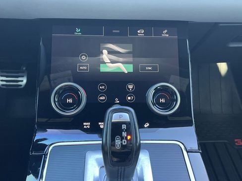 Used 2020 Land Rover Range Rover Evoque R-Dynamic SE image 6