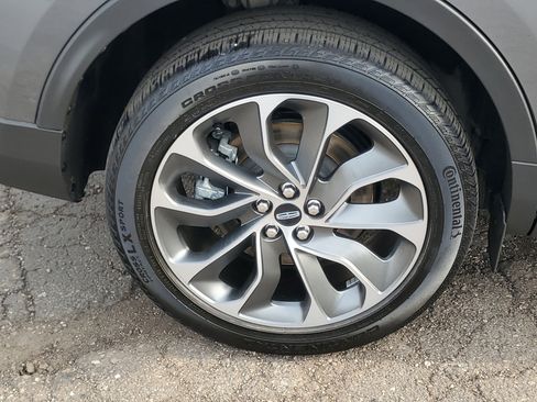 Certified 2022 Lincoln Nautilus Reserve image 7