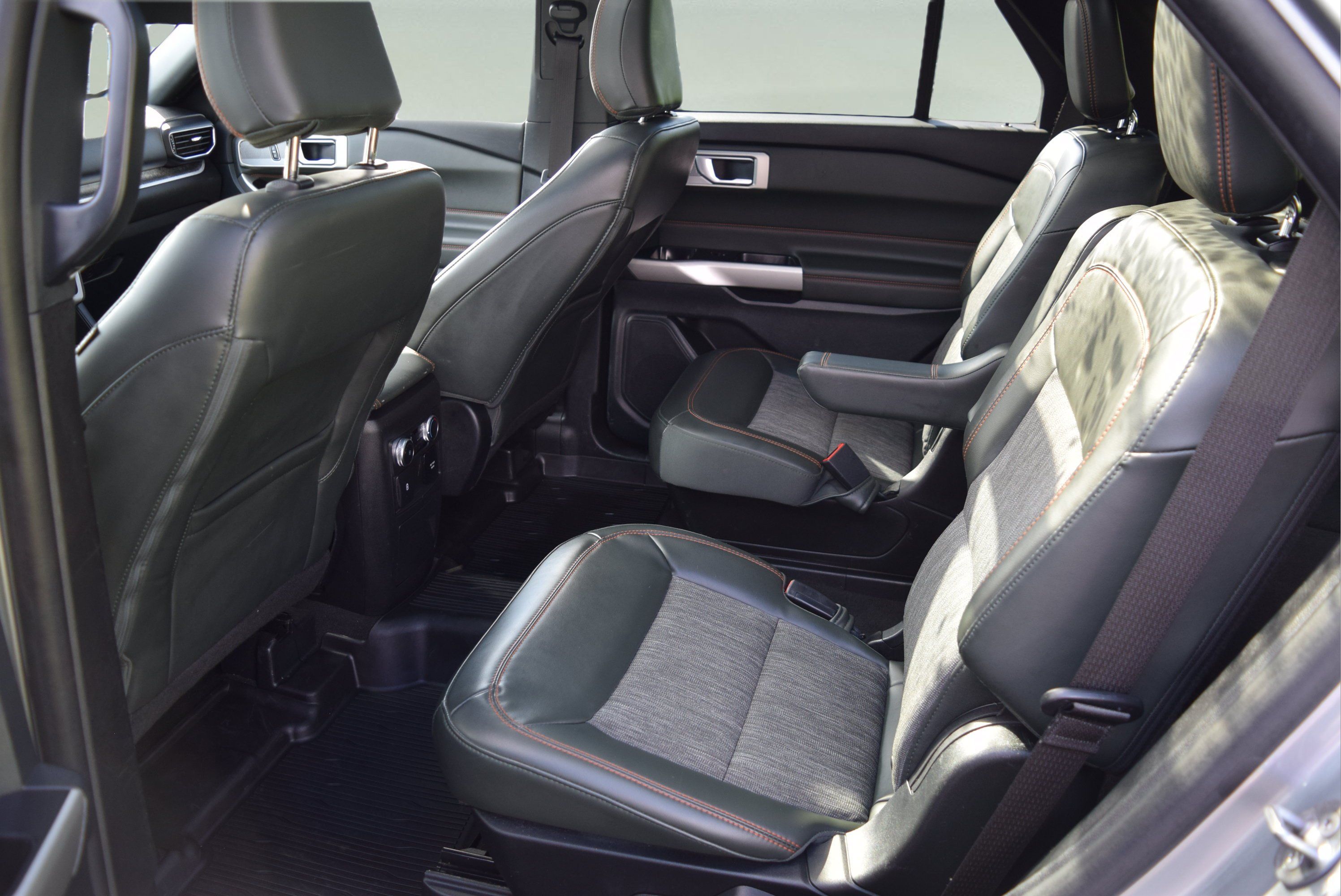 Used 2023 Ford Explorer Timberline w/ Timberline Technology Package AWD/4WD image 9