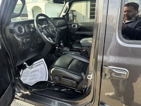 Used 2022 Jeep Wrangler Unlimited Sahara w/ Cold Weather Group image 25