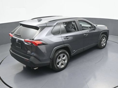 Used 2024 Toyota RAV4 XLE AWD/4WD image 45