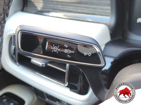 Used 2022 Lincoln Aviator Black Label w/ Dynamic Handling Package AWD/4WD image 34