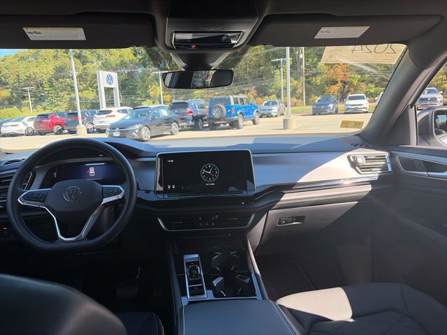 Used 2024 Volkswagen Atlas Cross Sport SE AWD/4WD image 18