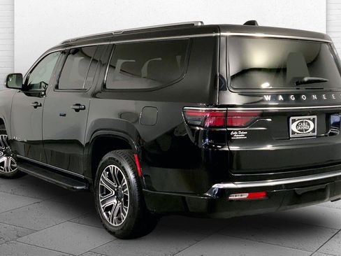 Used 2024 Jeep Wagoneer L Series II w/ Flexible Seating Group AWD/4WD image 11