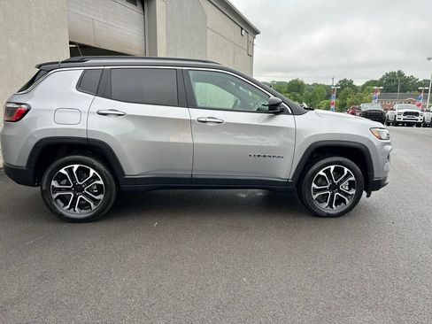 Used 2023 Jeep Compass Limited w/ Sun and Sound Group AWD/4WD image 7