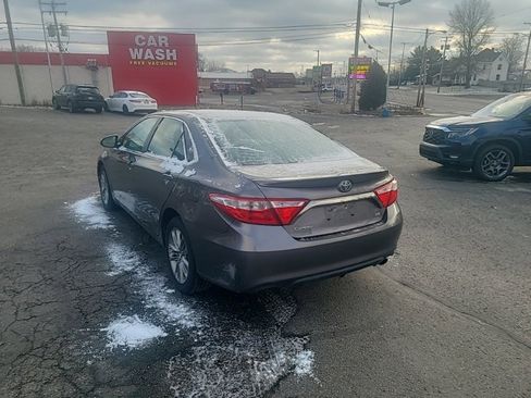 Used 2015 Toyota Camry SE image 4