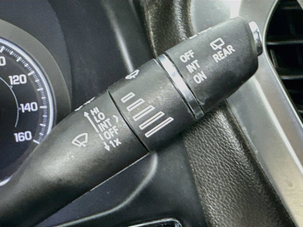 Used 2019 GMC Acadia SLT FWD image 14