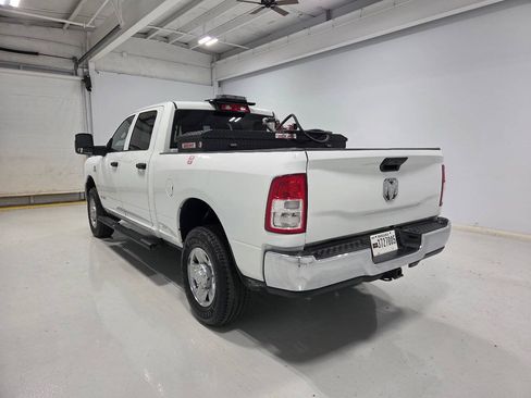 Used 2024 RAM 2500 Tradesman w/ Chrome Appearance Group AWD/4WD image 7