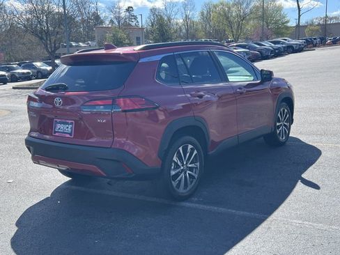 Used 2023 Toyota Corolla Cross XLE image 5