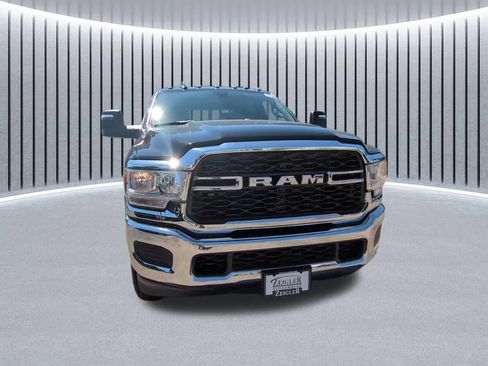 Used 2024 RAM 2500 Tradesman w/ Chrome Appearance Group AWD/4WD image 2