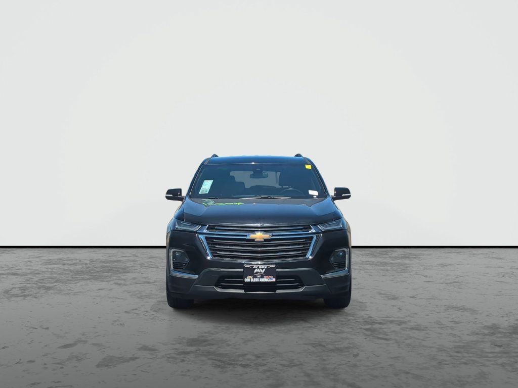 Used 2023 Chevrolet Traverse LT FWD image 3