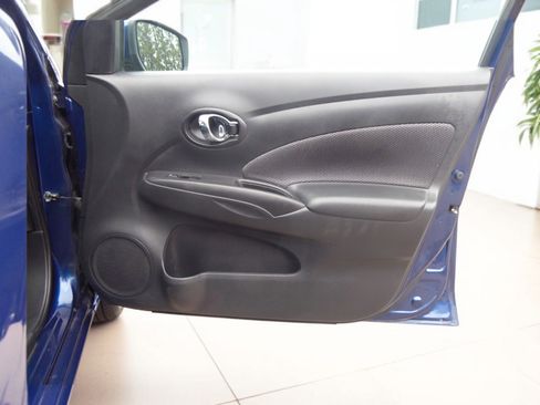 Used 2018 Nissan Versa SV w/ SV Special Edition Package image 18