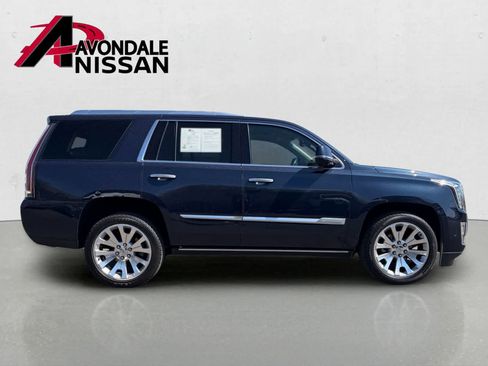 Used 2018 Cadillac Escalade Premium Luxury AWD/4WD image 5