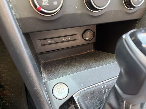 Used 2022 Volkswagen Taos SE image 20