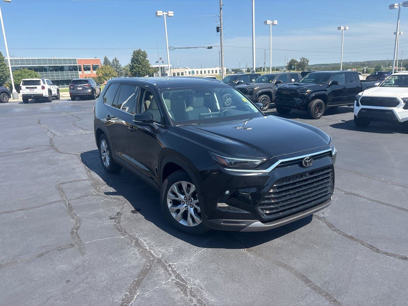 Used 2026 Toyota Grand Highlander AWD image 3