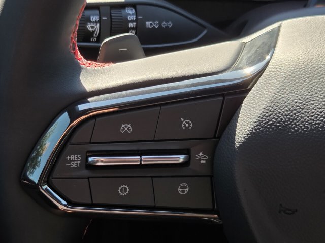 New 2027 Chevrolet Traverse RS w/ LPO, Floor Liner Package FWD image 16