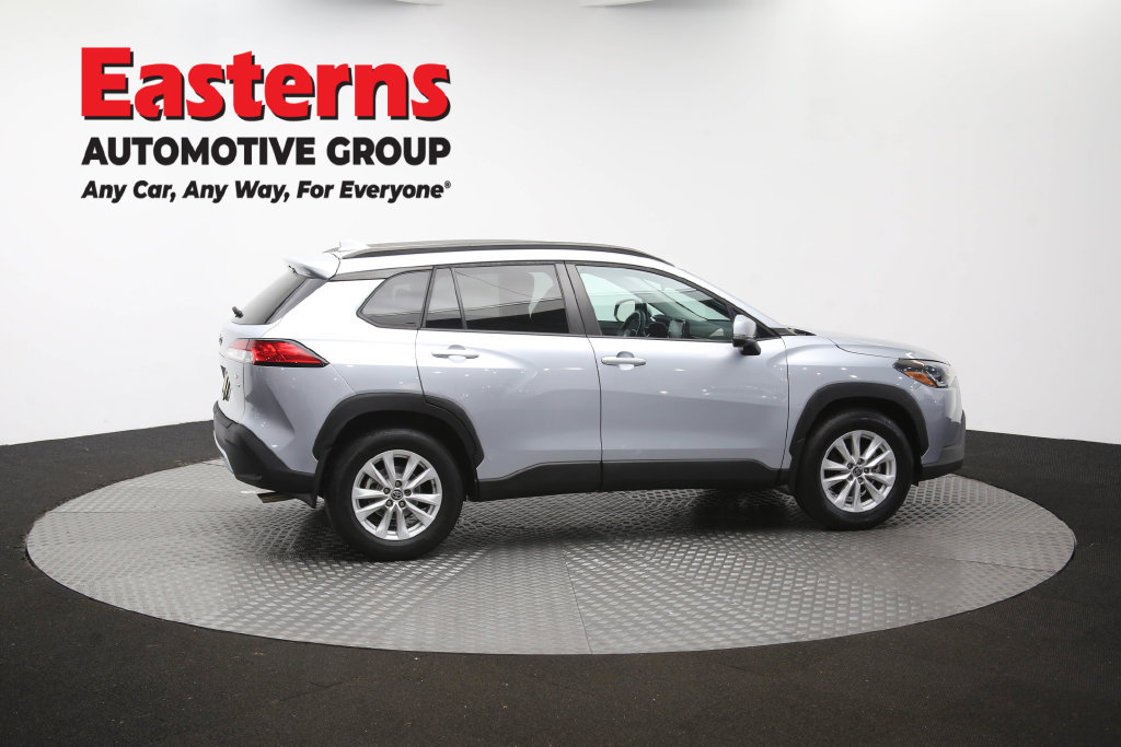 Used 2022 Toyota Corolla Cross LE AWD/4WD image 41