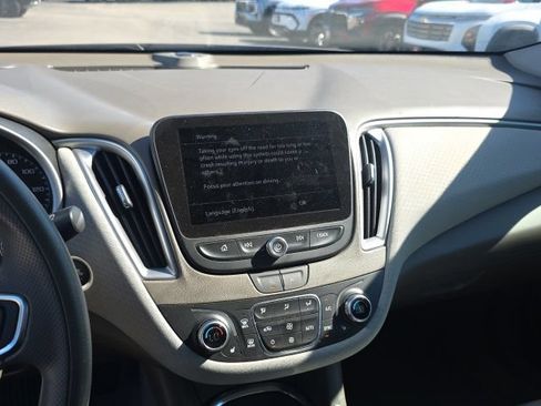 Used 2025 Chevrolet Malibu LT FWD image 9