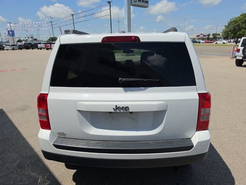 Used 2016 Jeep Patriot Sport w/ Power Value Group FWD image 4