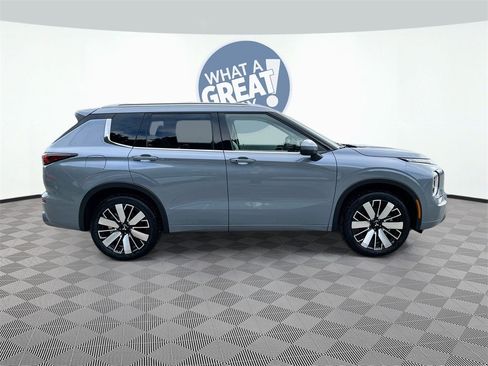New 2025 Mitsubishi Outlander SEL image 8