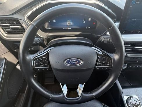 Used 2024 Ford Escape Platinum AWD/4WD image 25