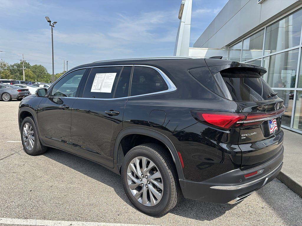 Used 2025 Buick Enclave Preferred AWD/4WD image 3