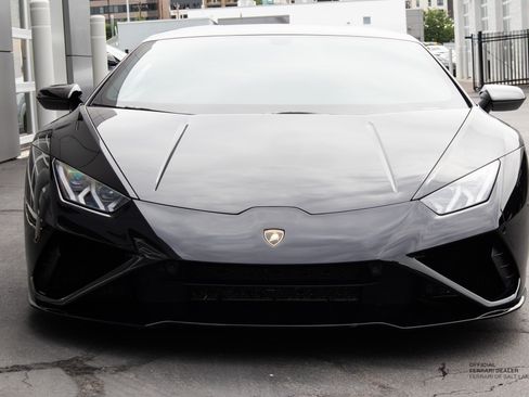 Used 2021 Lamborghini Huracan EVO RWD image 10