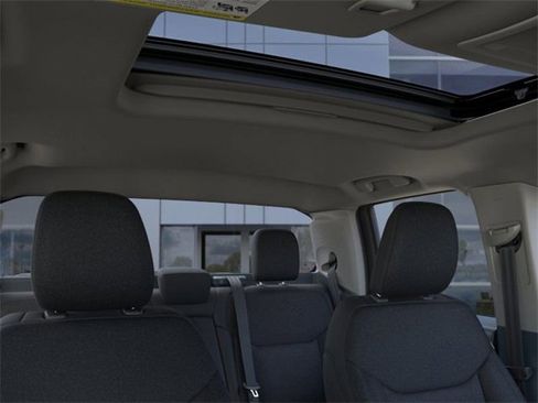 New 2025 Ford Maverick XLT w/ Black Appearance Package image 13