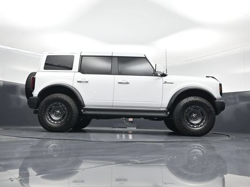 Used 2025 Ford Bronco Outer Banks w/ Sasquatch Package AWD/4WD image 45