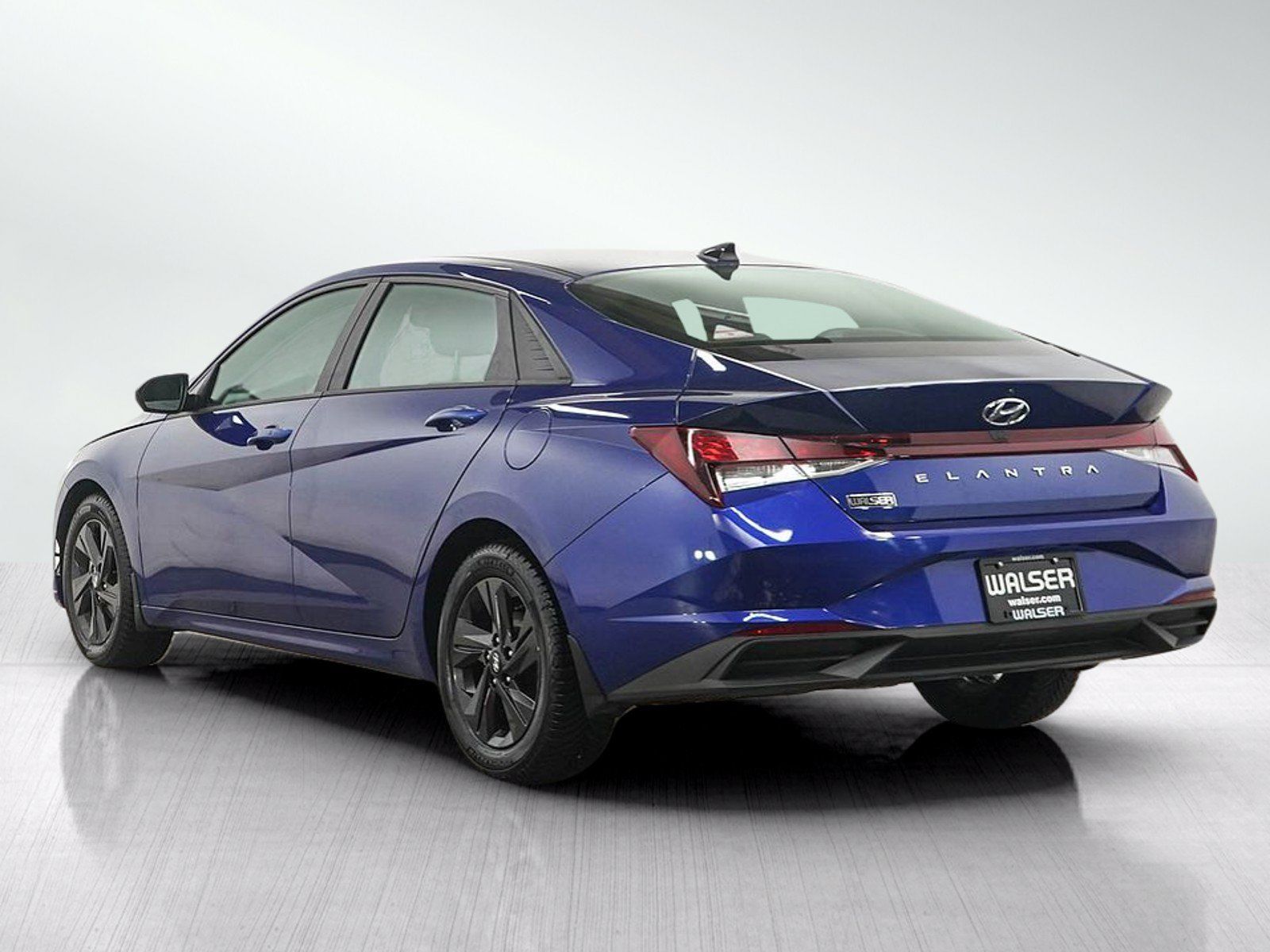 Used 2023 Hyundai Elantra SEL FWD image 3