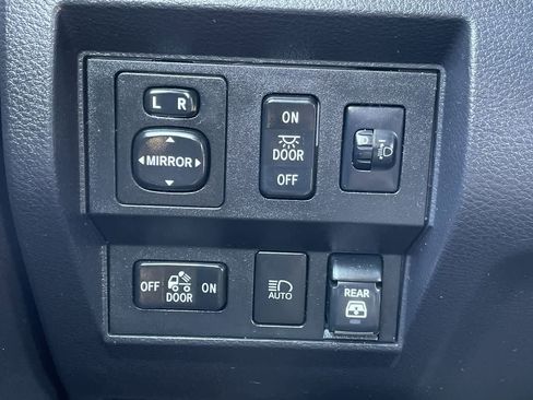 Used 2020 Toyota Tundra SR5 image 27