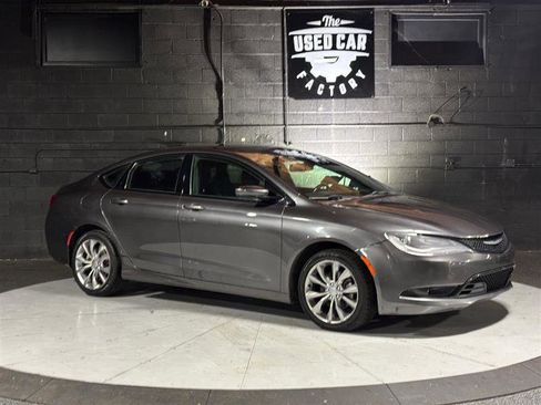 Used 2015 Chrysler 200 S image 6