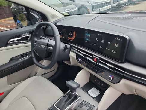 New 2026 Kia Sportage EX FWD image 8