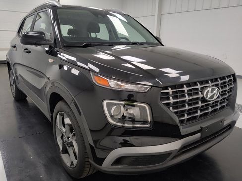 Used 2022 Hyundai Venue SEL FWD image 15