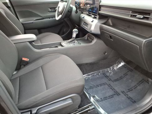 Used 2025 Hyundai Kona SEL image 9