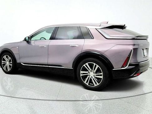 Used 2025 Cadillac Lyriq Luxury AWD/4WD image 7