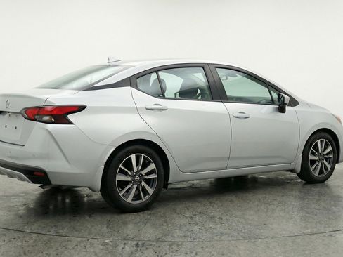 Used 2025 Nissan Versa SV image 9