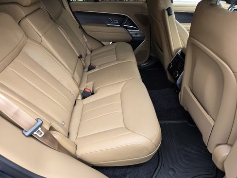 New 2026 Land Rover Range Rover SE image 5