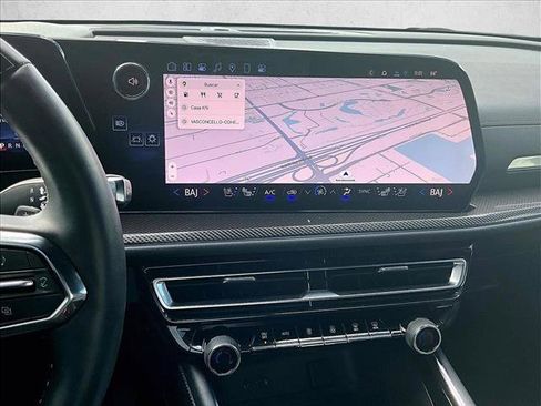 Certified 2025 Chevrolet Traverse High Country image 8