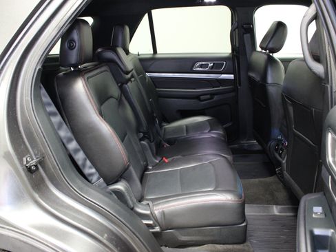 Used 2018 Ford Explorer Sport w/ Equipment Group 401A AWD/4WD image 15