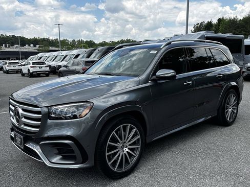 Certified 2025 Mercedes-Benz GLS 450 4MATIC image 4